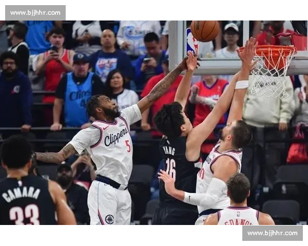 主动破局！杨瀚森顺下造祖巴茨犯规，两罚全中显强硬